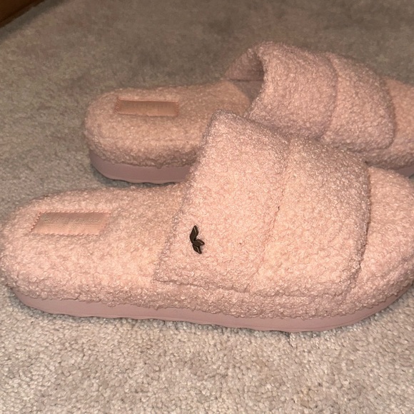 KOOLABURRA BY UGG SLIPPERS NWOT - Picture 1 of 3